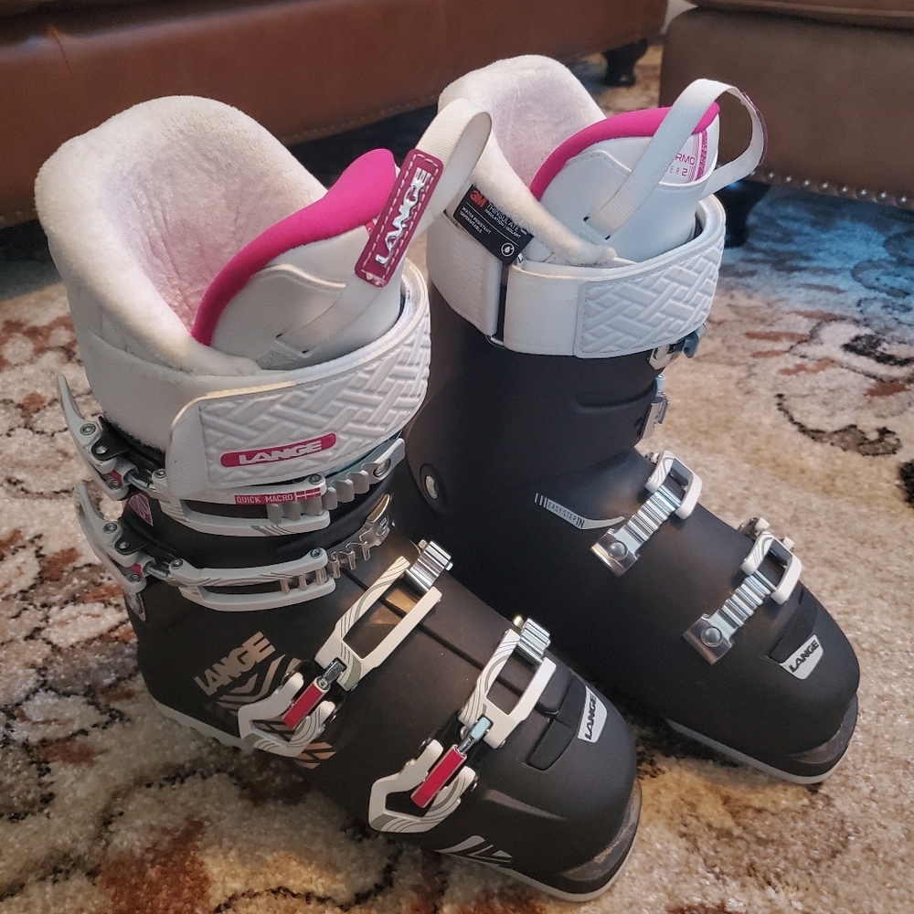 Women's Lange Ski Boots 24.5